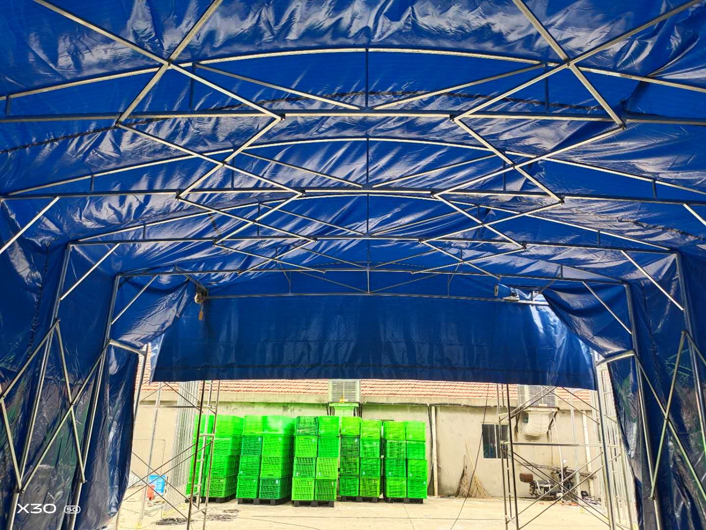 玉鑫蓬業出品推拉雨棚